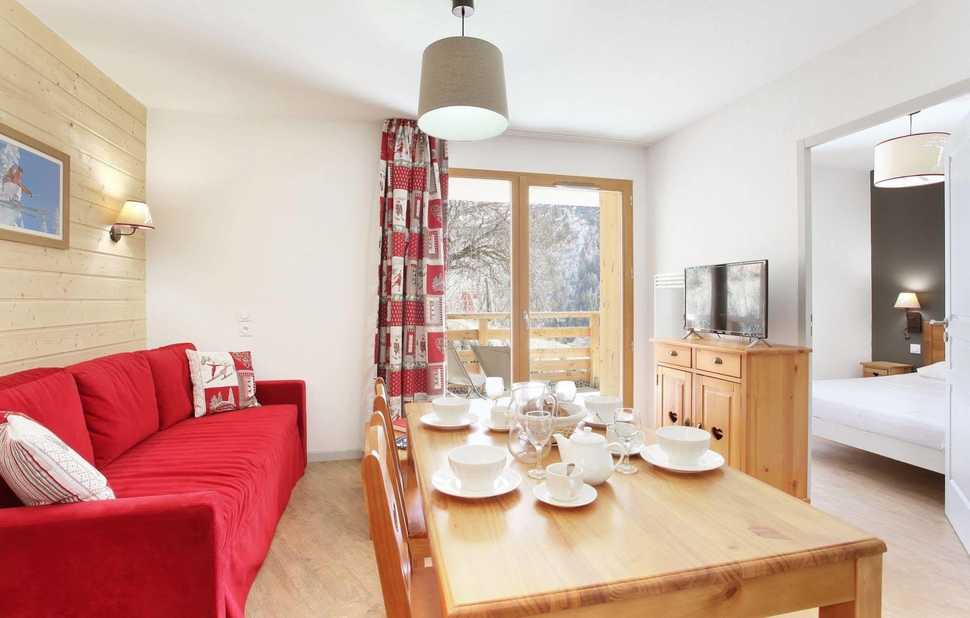 Residence Goelia Le Crystal Vaujany Bagian luar foto