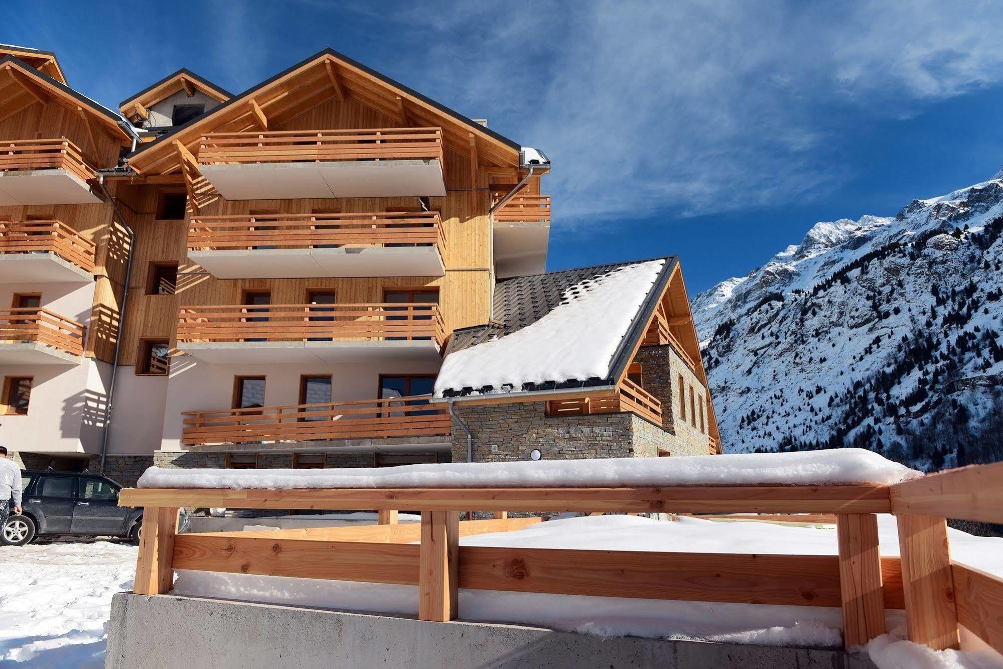 Residence Goelia Le Crystal Vaujany Bagian luar foto